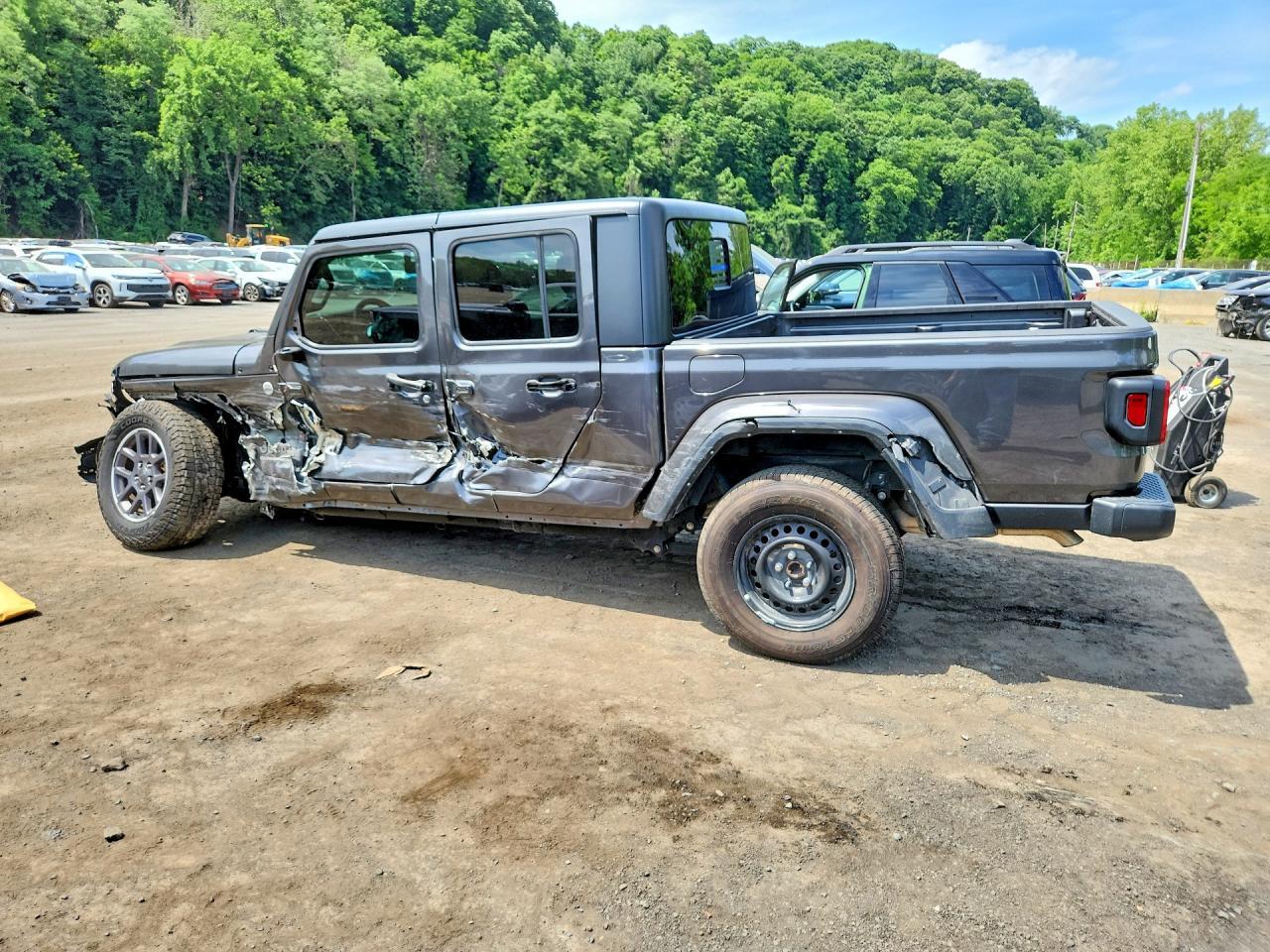 Salvage 2023 Jeep Gladiator Overland