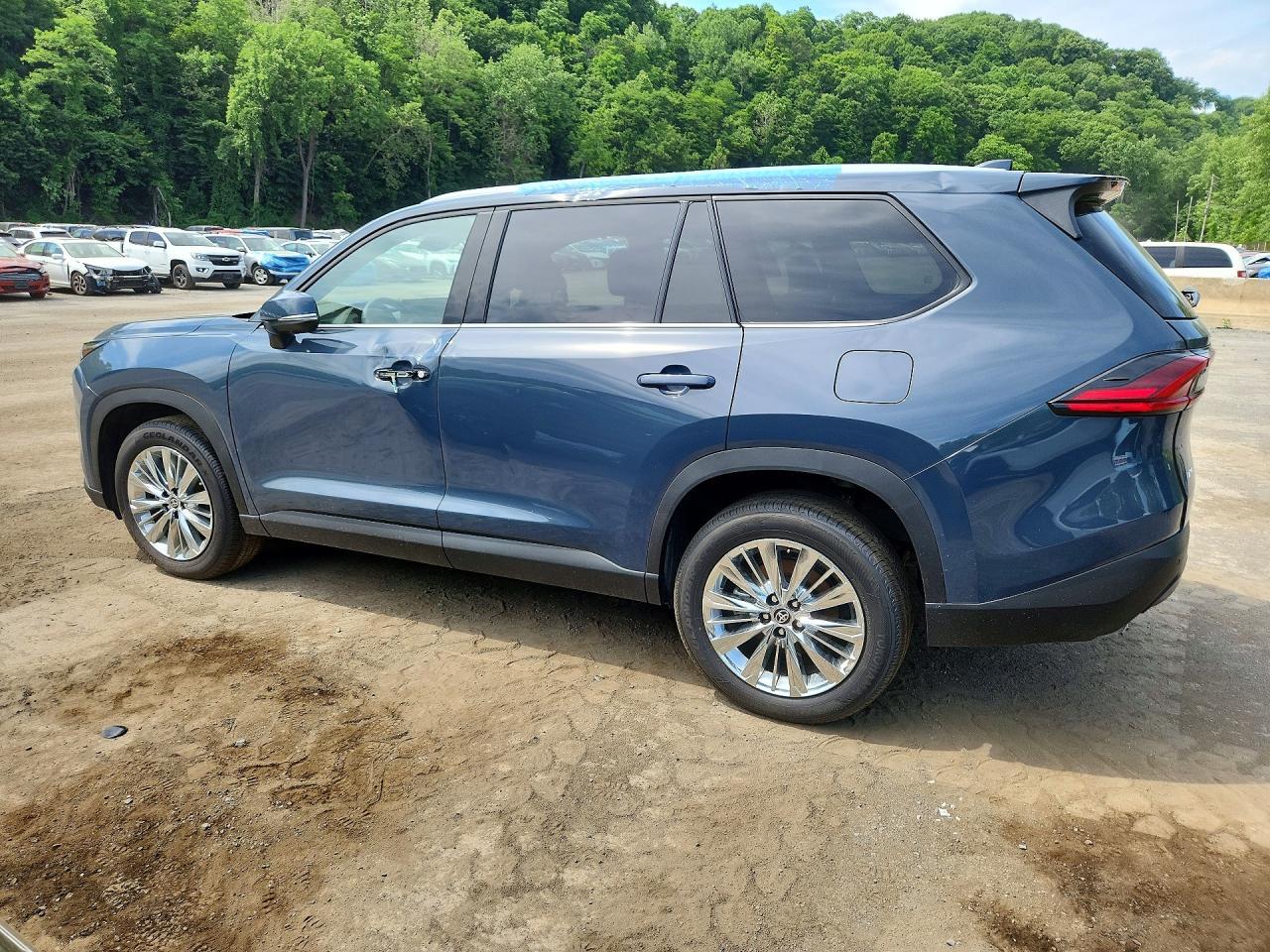 Salvage 2026 Toyota Grand Highlander Platinum