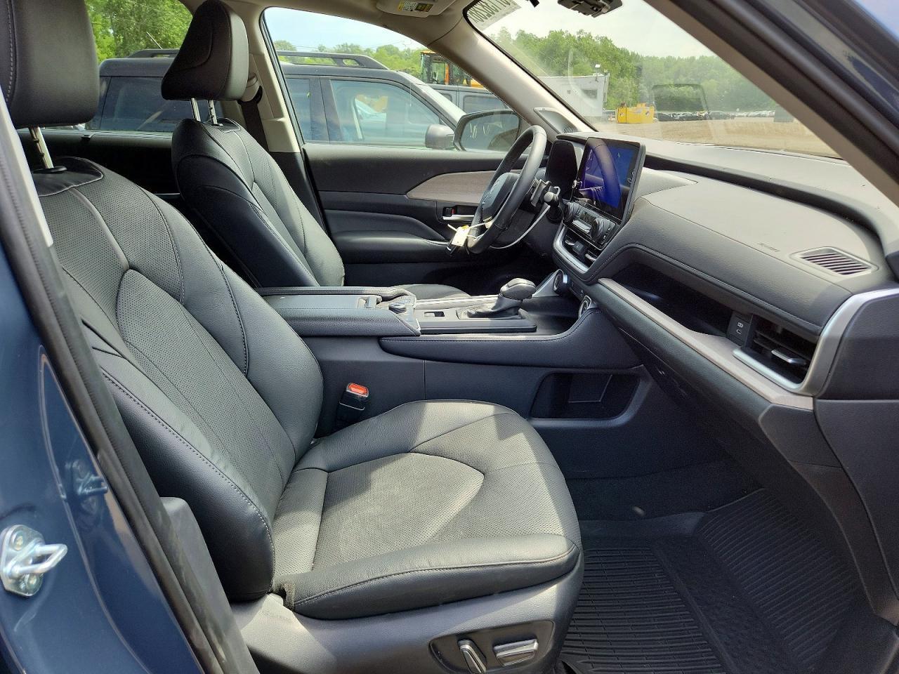 Salvage 2026 Toyota Grand Highlander Platinum