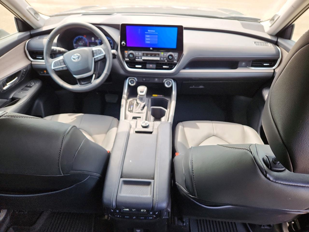 Salvage 2026 Toyota Grand Highlander Platinum