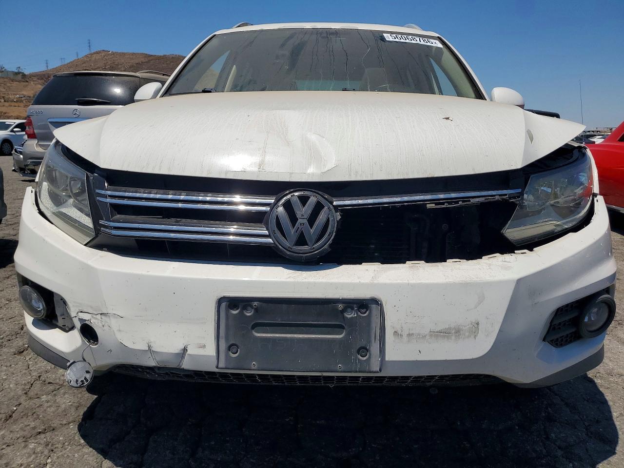 Salvage 2012 Volkswagen Tiguan Se