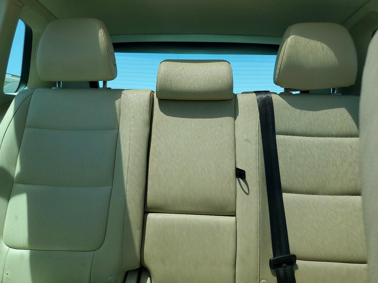 Salvage 2012 Volkswagen Tiguan Se