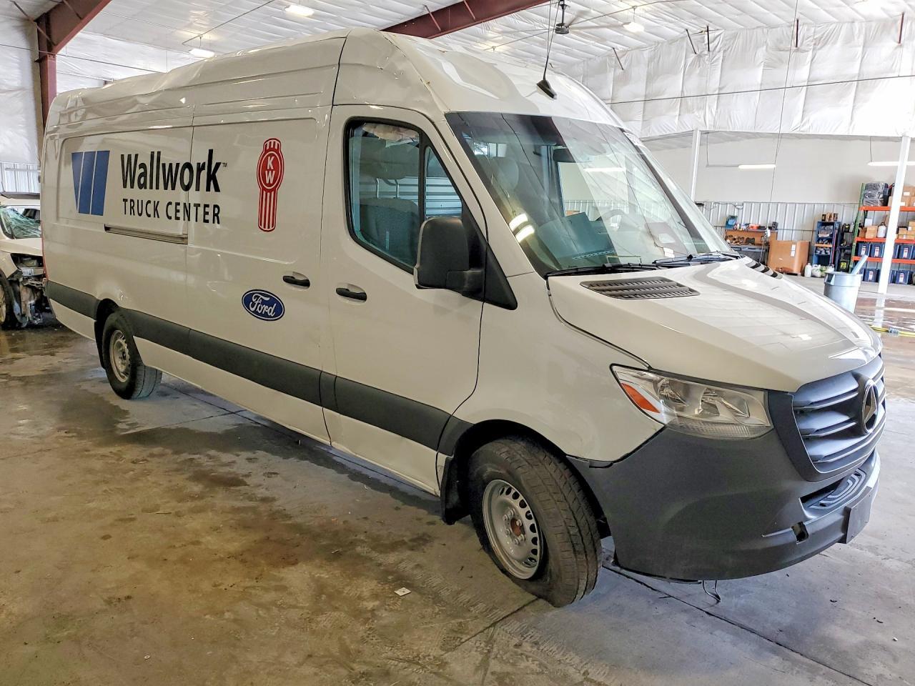 Salvage 2025 Mercedes-benz Sprinter 2500 Delivery Van