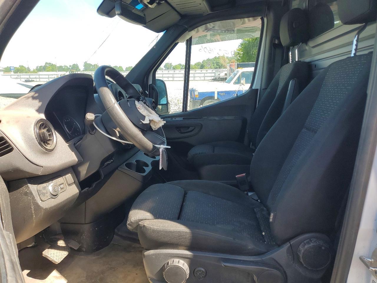 Salvage 2025 Mercedes-benz Sprinter 2500 Delivery Van