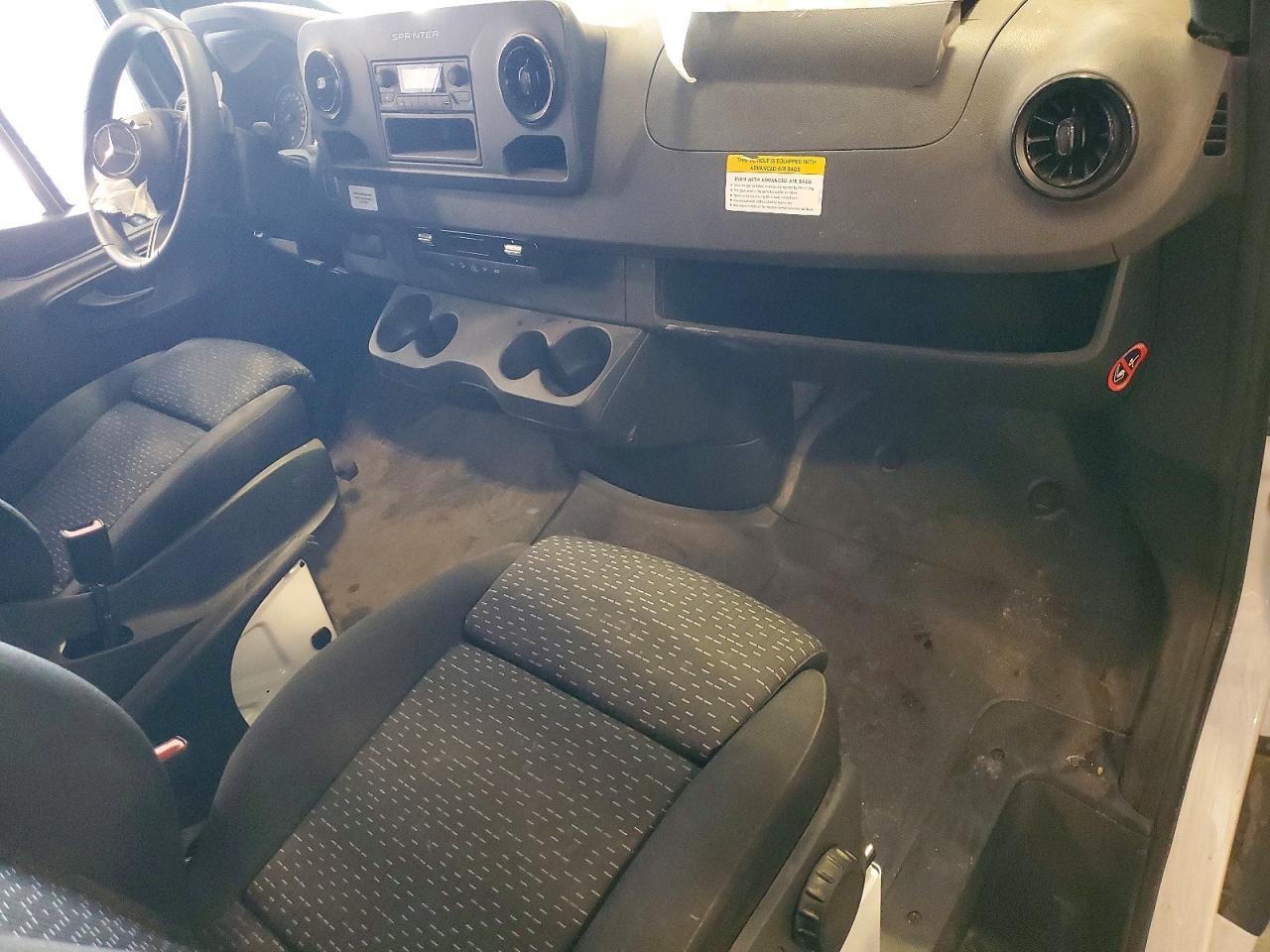Salvage 2025 Mercedes-benz Sprinter 2500 Delivery Van