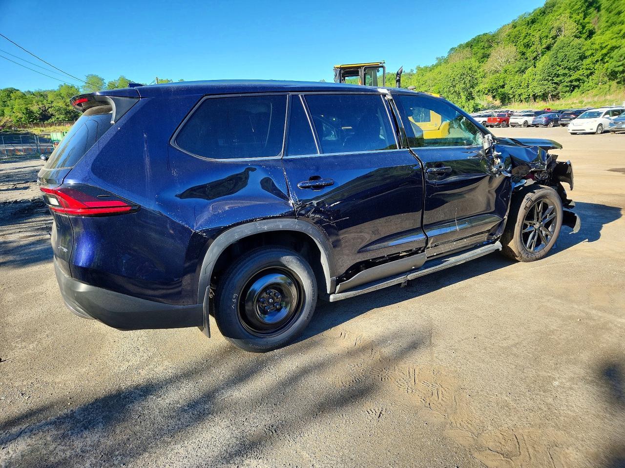 Salvage 2026 Toyota Grand 