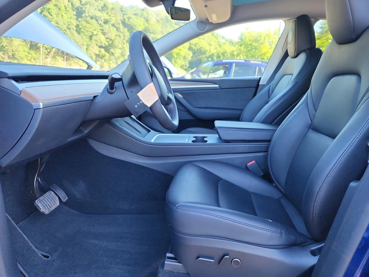 Salvage 2023 Tesla Model Y 