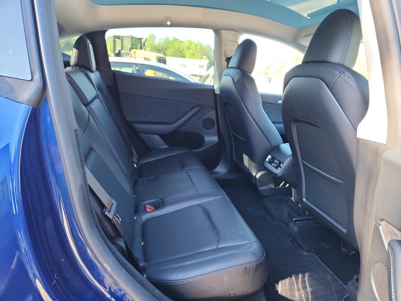 Salvage 2023 Tesla Model Y 