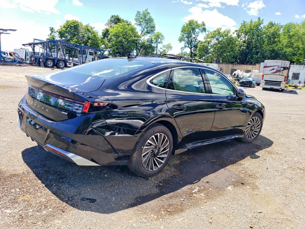 Salvage 2025 Hyundai Sonata Hybrid