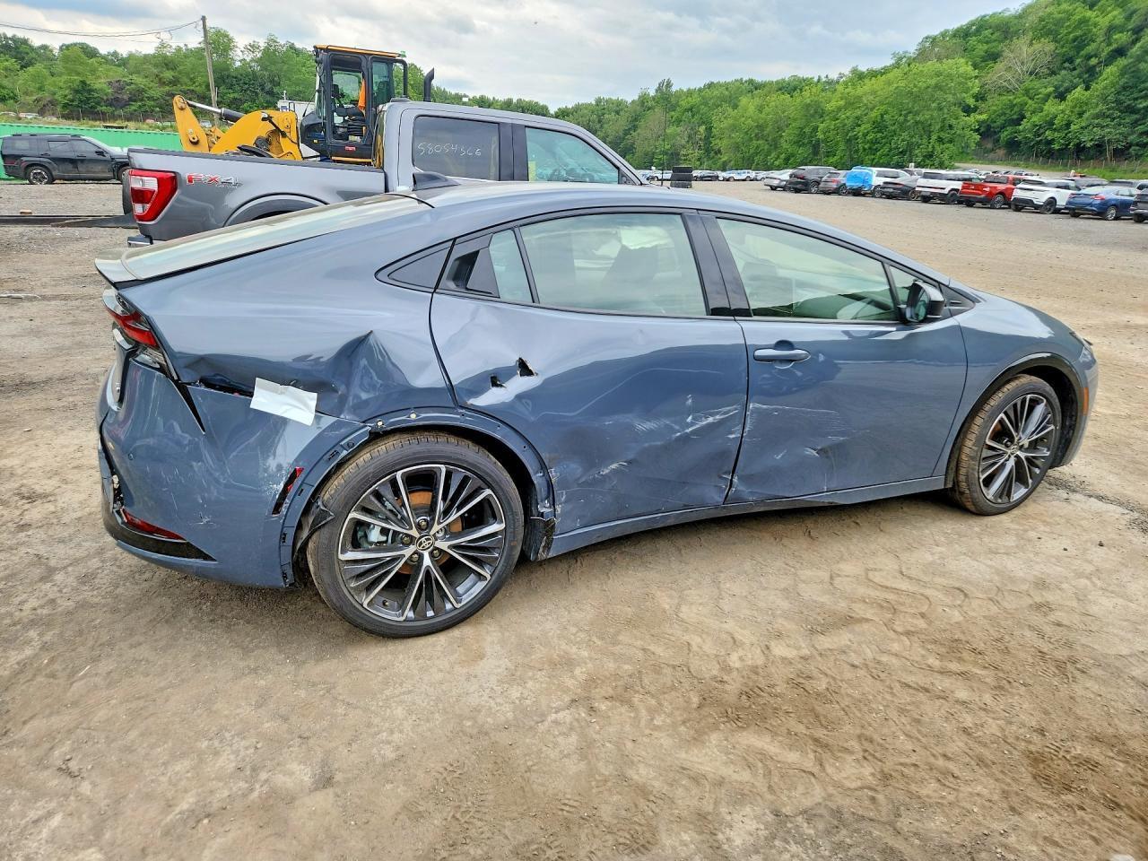Salvage 2026 Toyota Prius Xle
