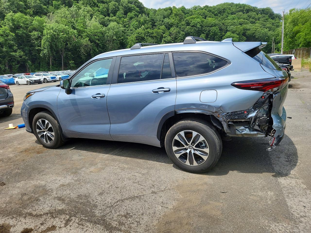 Salvage 2024 Toyota Highlander Xle