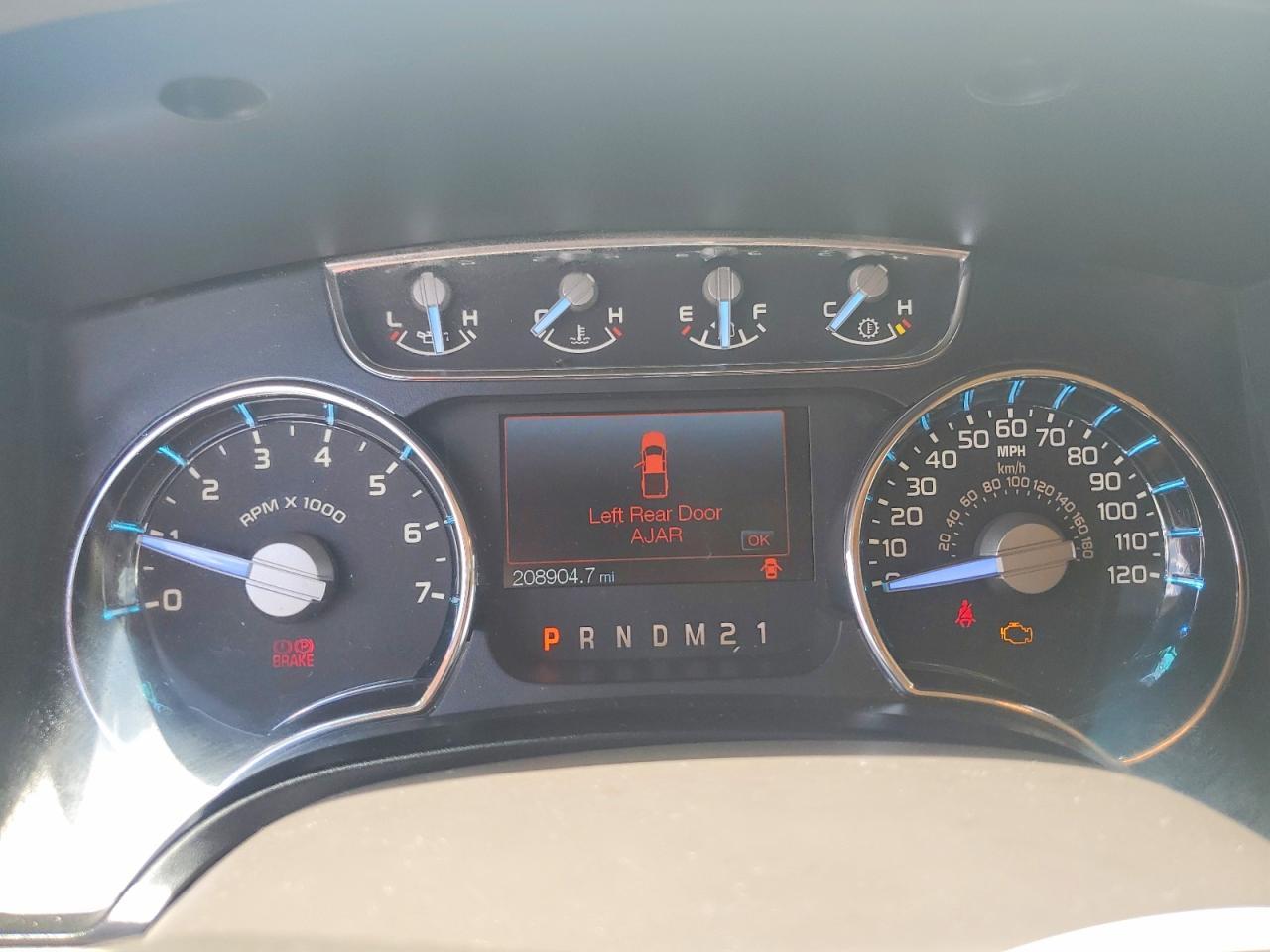Salvage 2011 Ford F150 Lariat 5.0