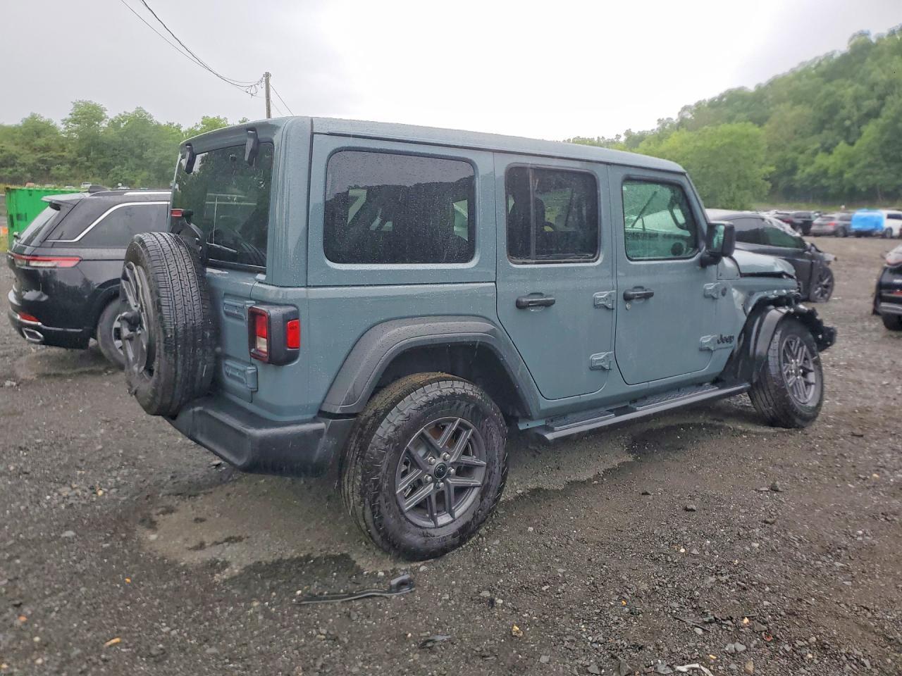 Salvage 2025 Jeep Wrangler 