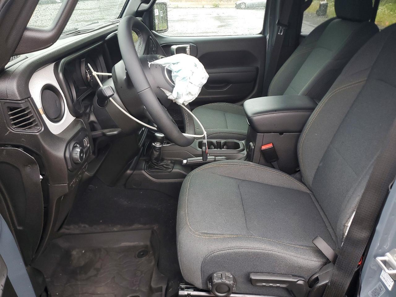 Salvage 2025 Jeep Wrangler 
