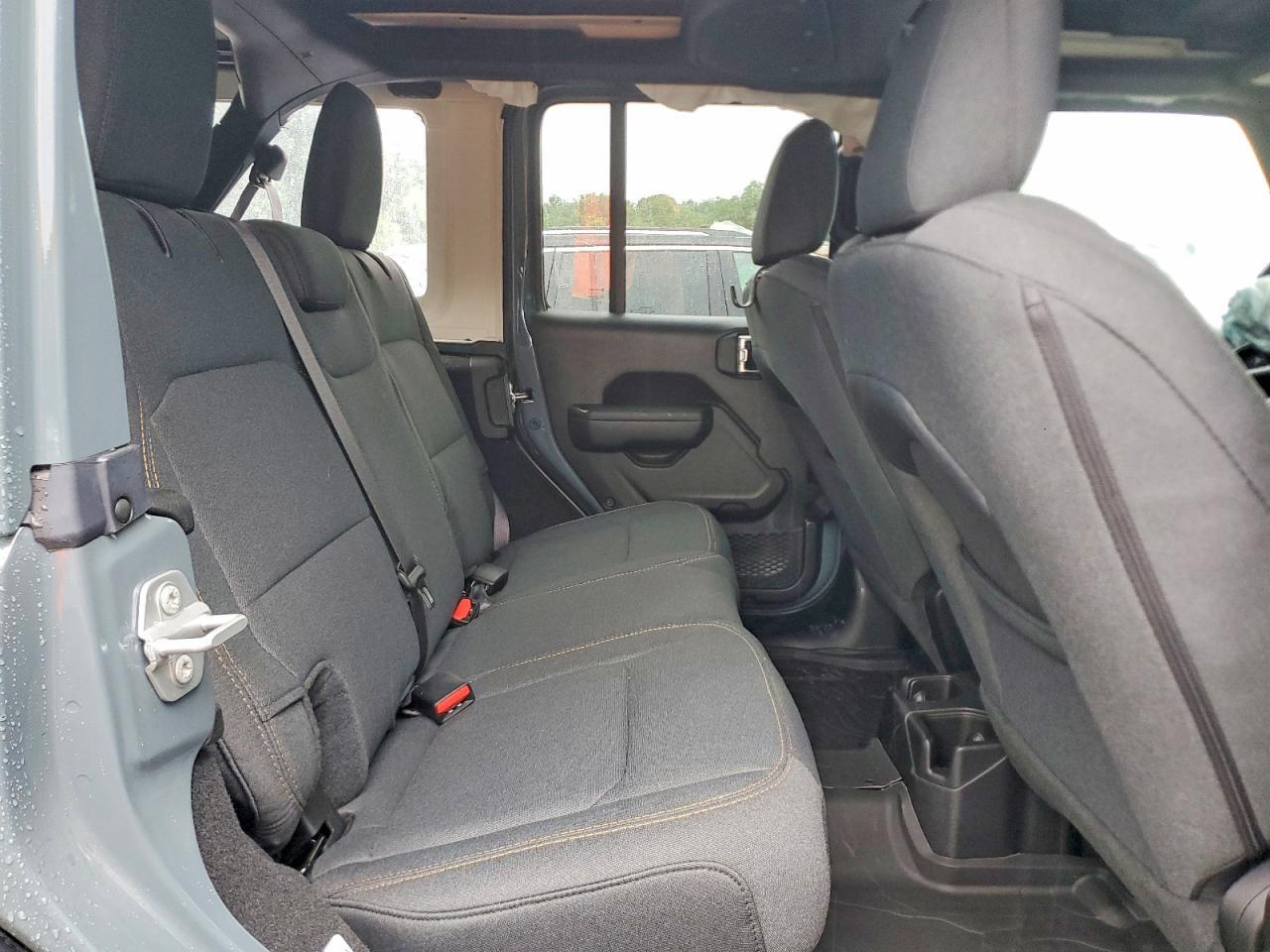 Salvage 2025 Jeep Wrangler 