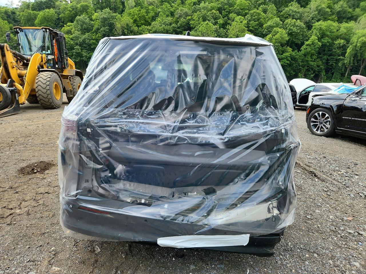 Salvage 2024 Toyota Sienna Xle