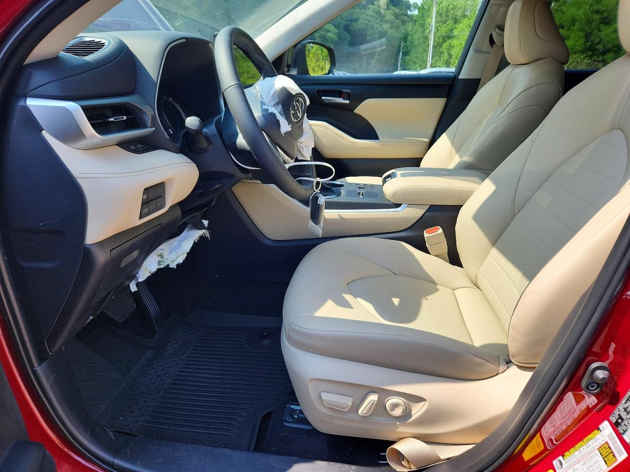 Salvage 2025 Toyota Highlander Awd Hybrid 4d 2.5l Xle