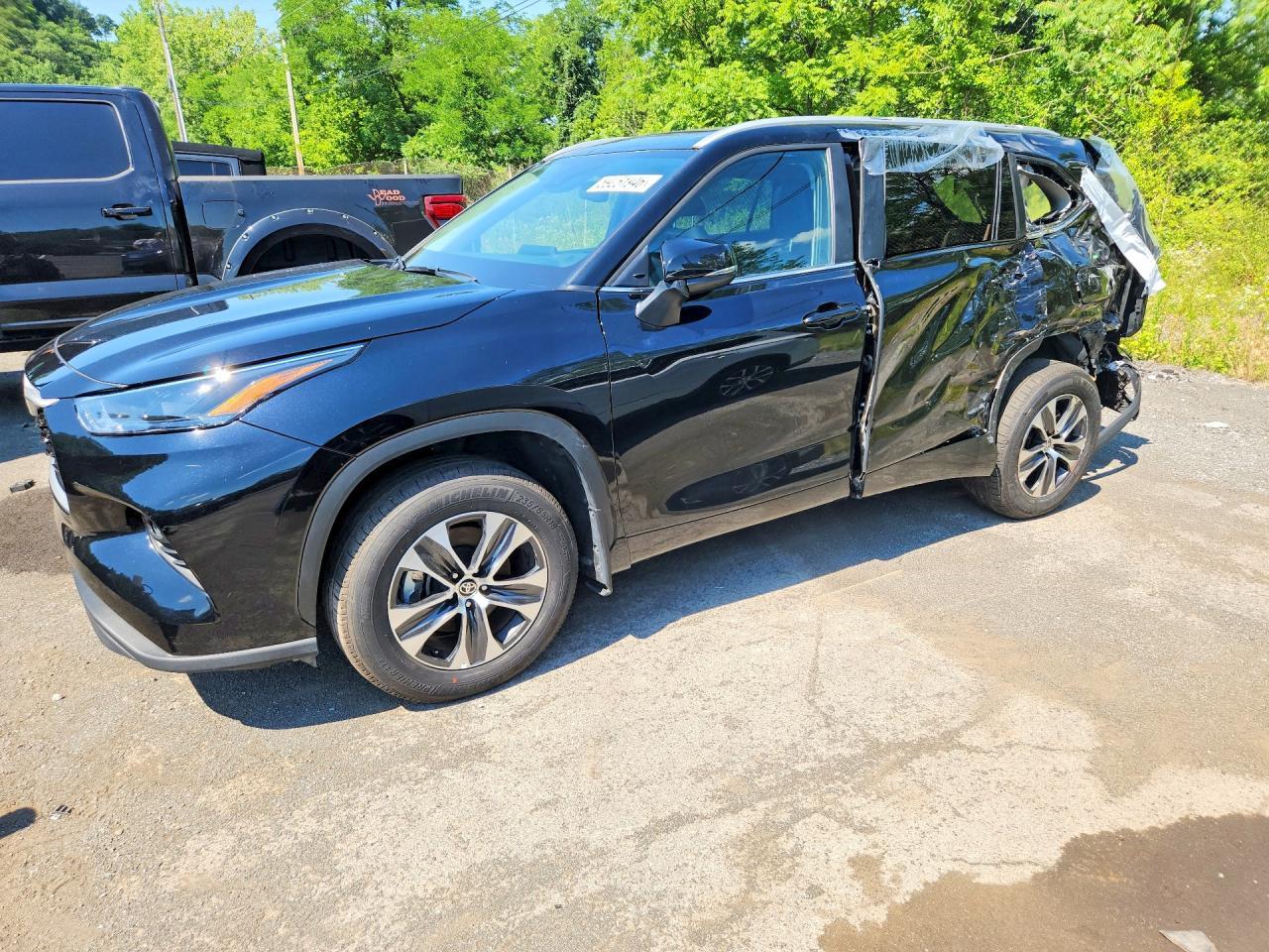 Salvage 2026 Toyota Highlander Xle