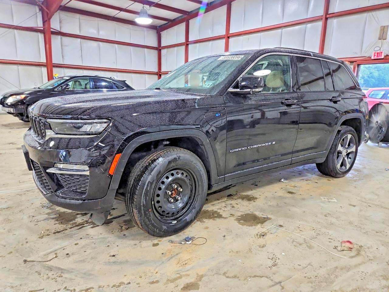 Salvage 2023 Jeep Grand Cherokee Limited
