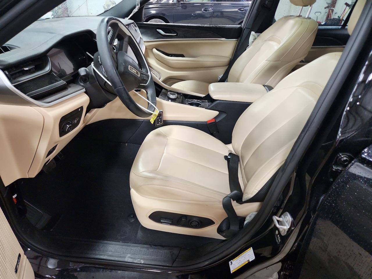 Salvage 2023 Jeep Grand Cherokee Limited