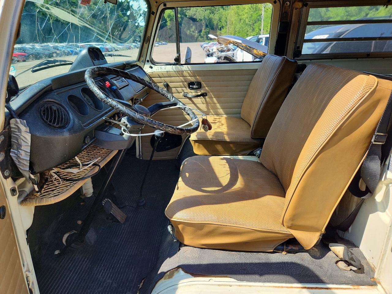 Salvage 1970 Volkswagen Transporter 