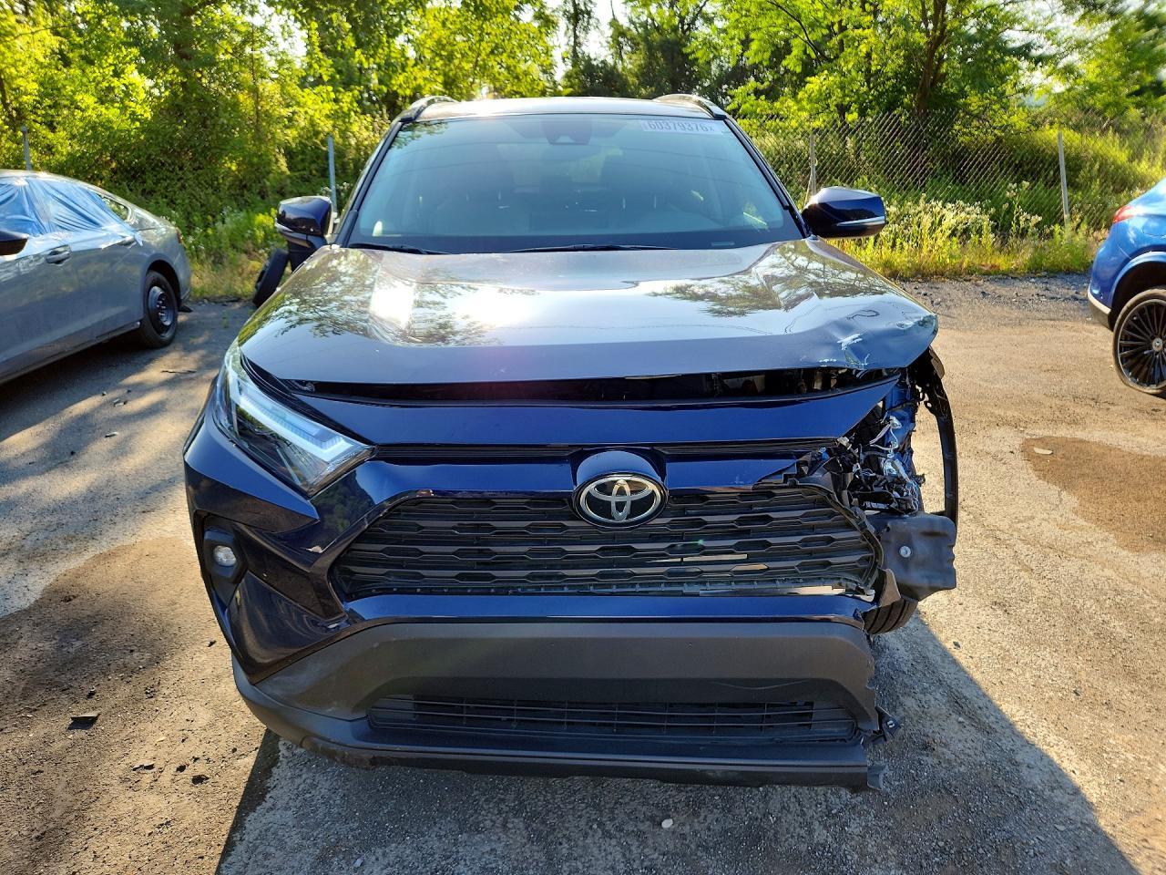 Авто з США 2025 Toyota Rav4 Xle Premium