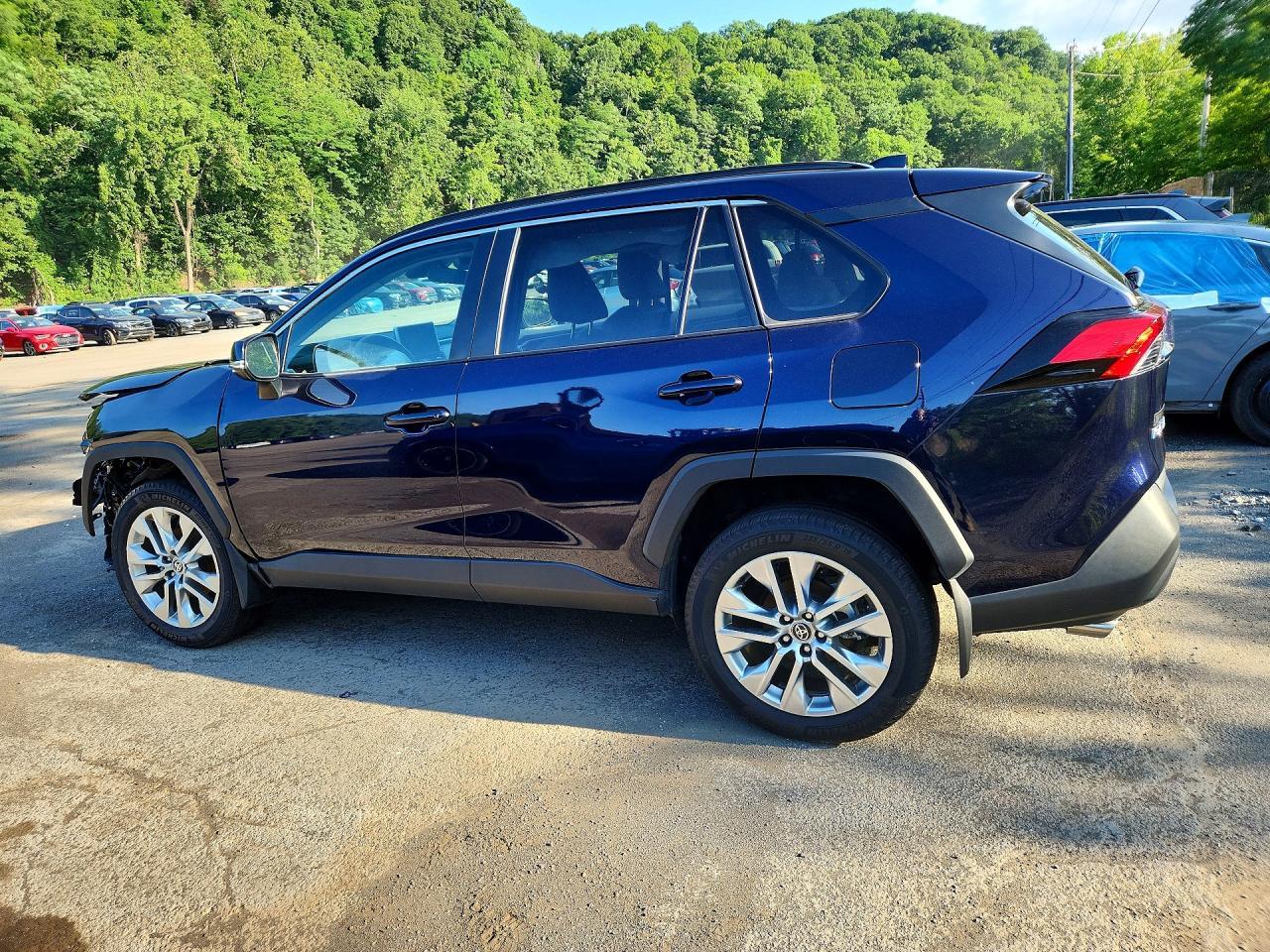Авто з США 2025 Toyota Rav4 Xle Premium