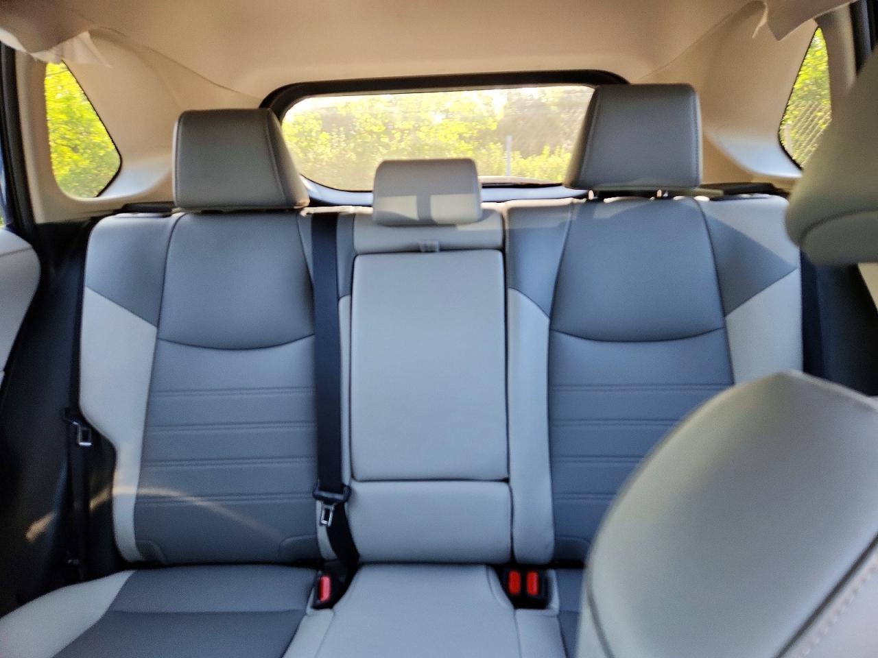 Авто з США 2025 Toyota Rav4 Xle Premium
