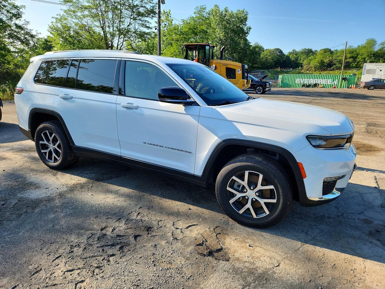 Salvage 2023 Jeep Grand Cherokee L Limited