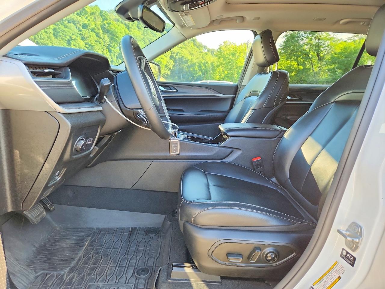 Salvage 2023 Jeep Grand Cherokee L Limited