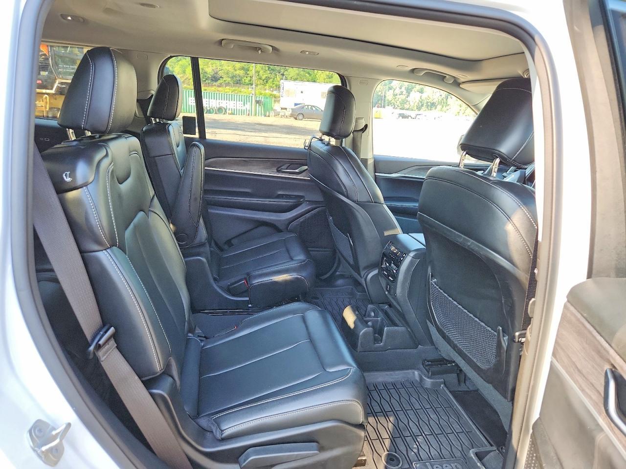 Salvage 2023 Jeep Grand Cherokee L Limited