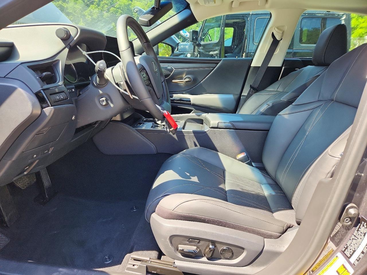 Salvage 2025 Lexus Es 300h Ultra Luxury