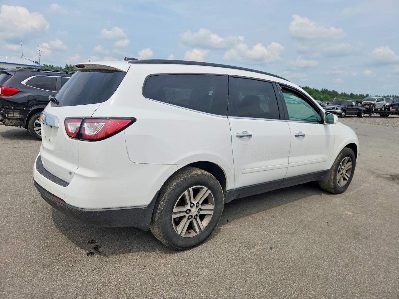 Salvage 2017 Chevrolet Traverse Lt