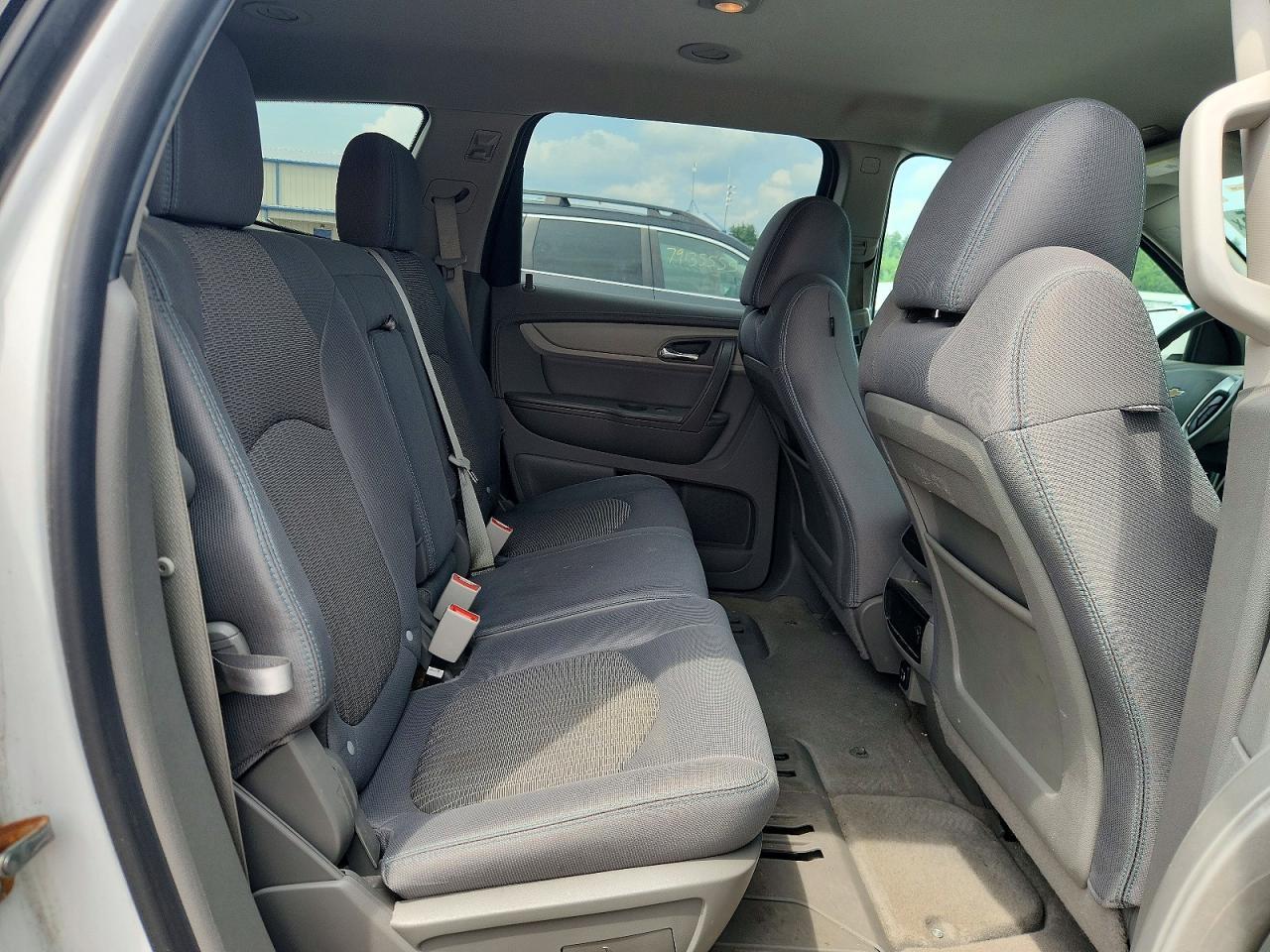 Salvage 2017 Chevrolet Traverse Lt