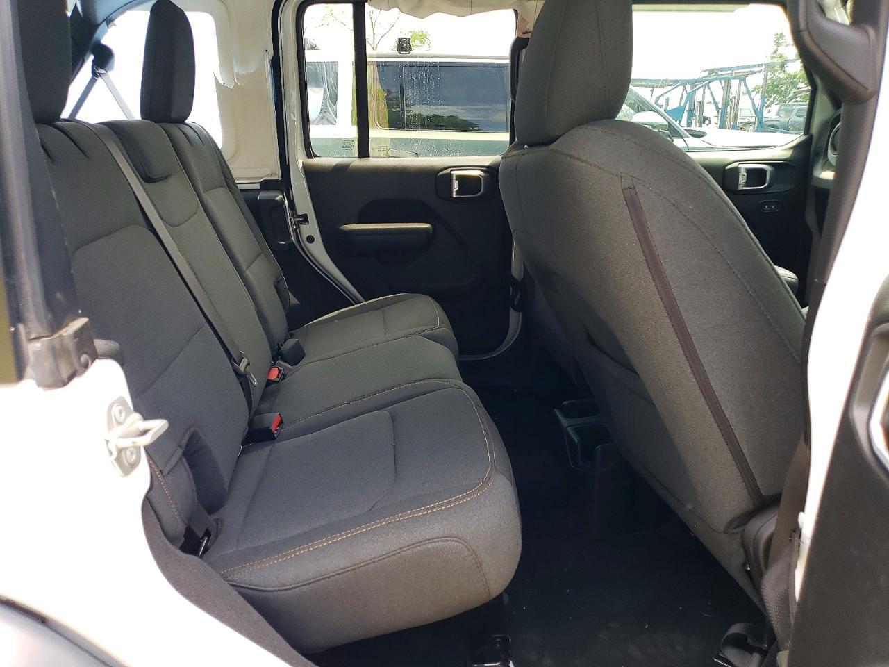 Salvage 2024 Jeep Wrangler 