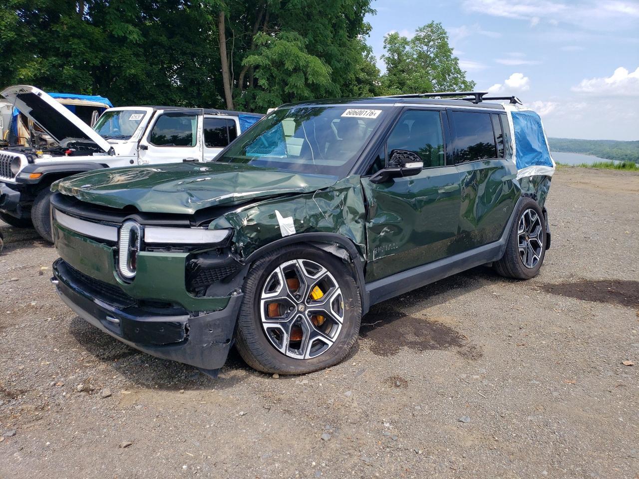 Авто з США 2023 Rivian R1s Launch Edition