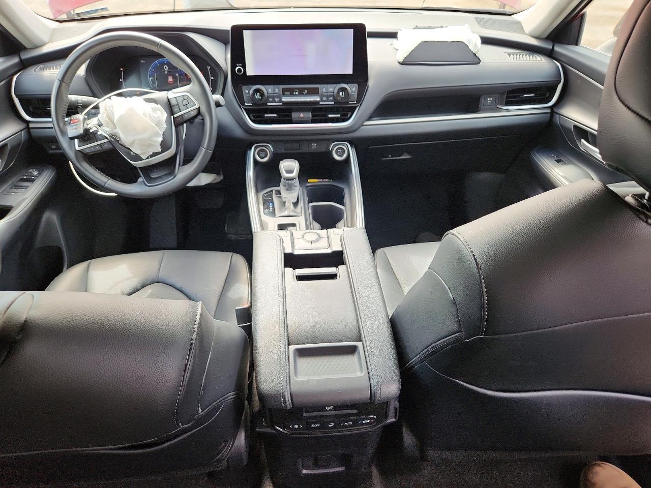Salvage 2024 Toyota Grand Highlander Xle