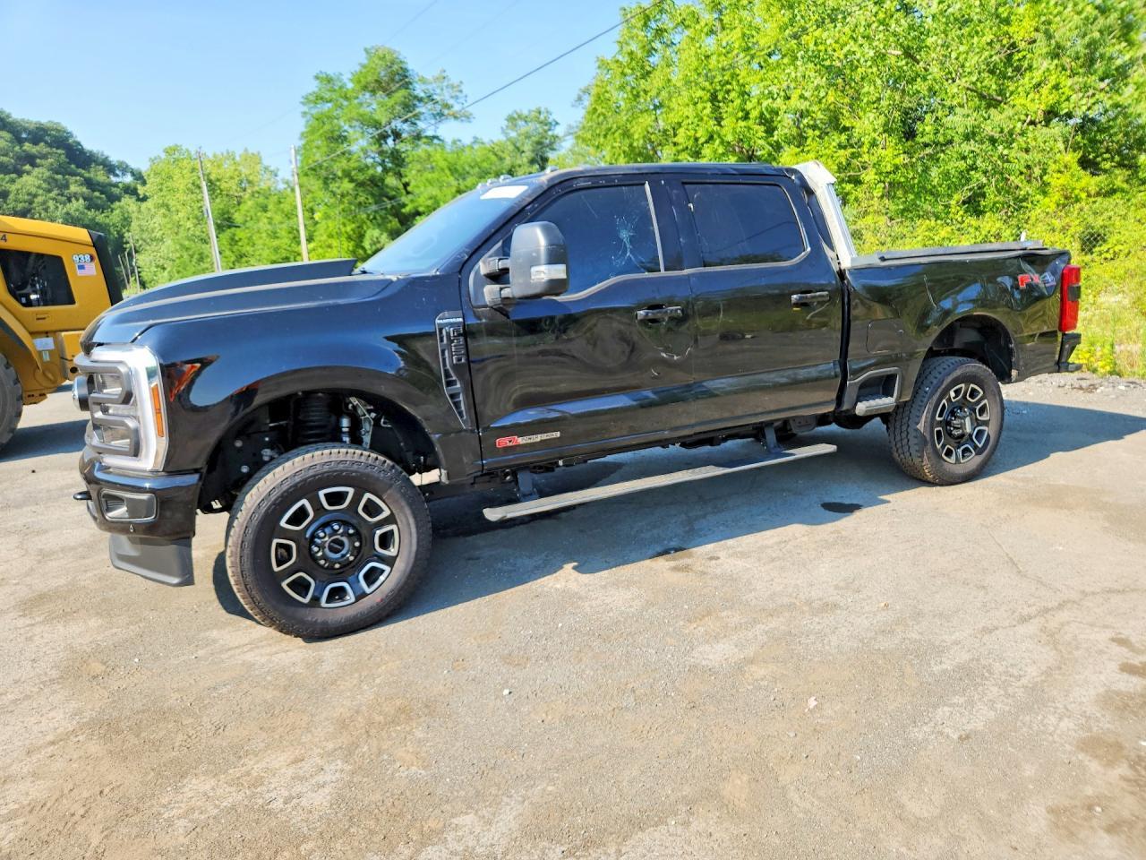 Salvage 2025 Ford F350 