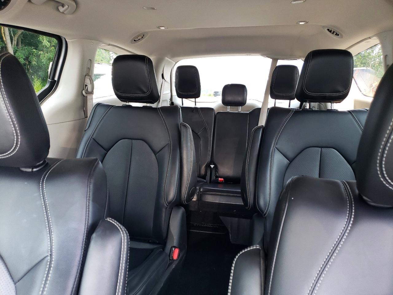 Salvage 2024 Chrysler Pacifica Hybrid Select