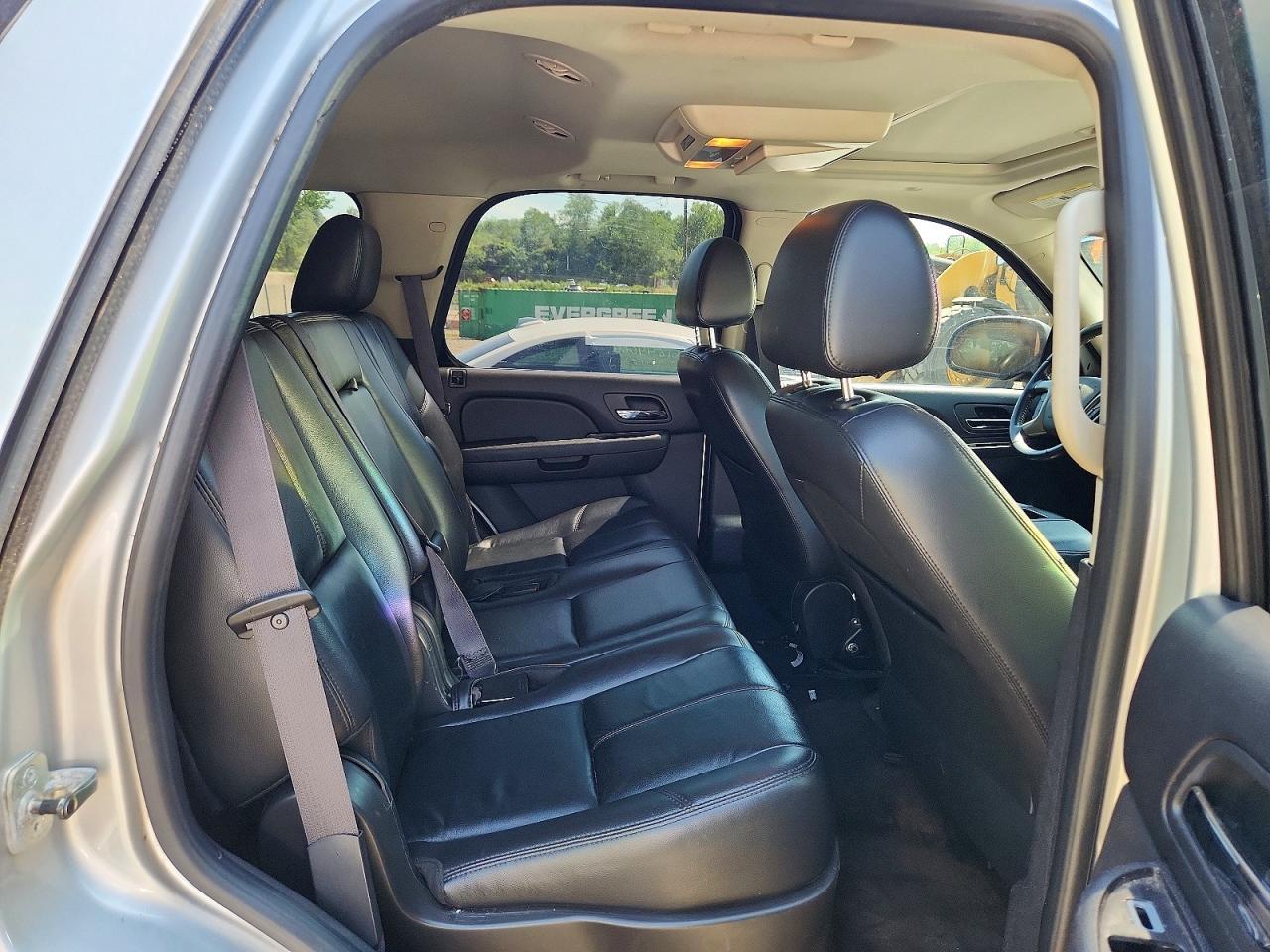 Salvage 2011 Chevrolet Tahoe Hybrid
