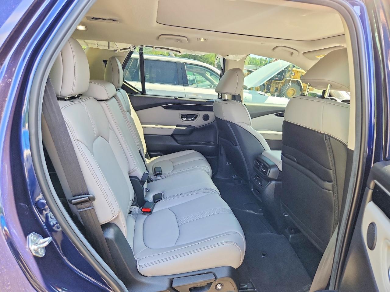 Salvage 2025 Honda Pilot Touring