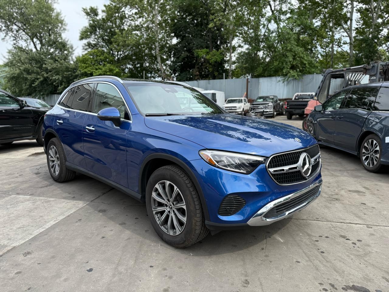 Salvage 2025 Mercedes-benz Glc 300 4matic