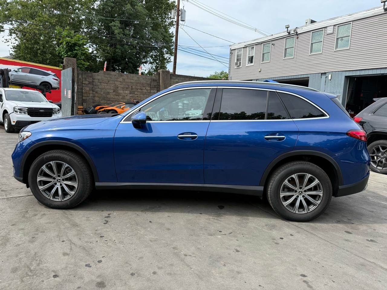Salvage 2025 Mercedes-benz Glc 300 4matic