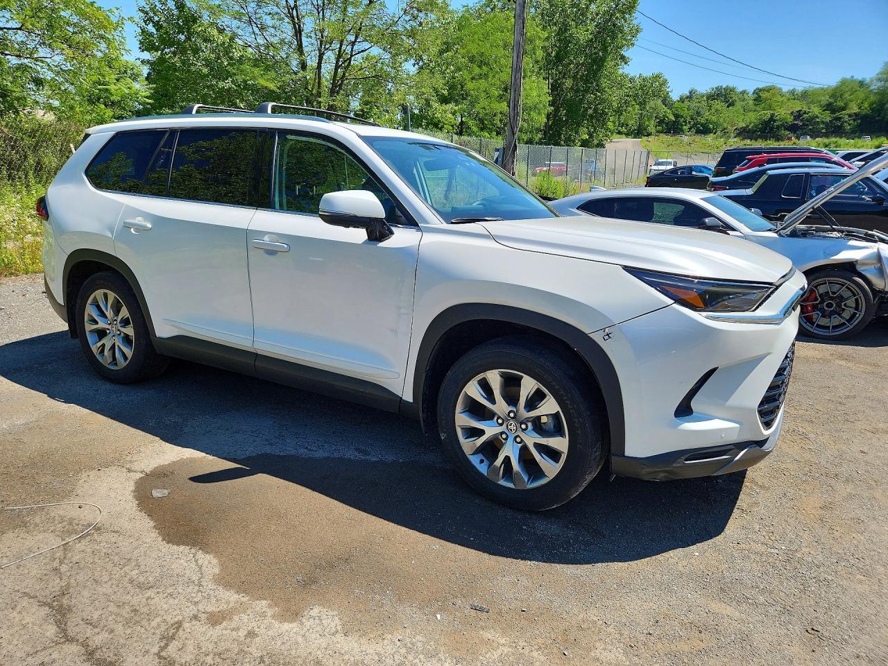 Salvage 2024 Toyota Grand Highlander Hybrid Limited