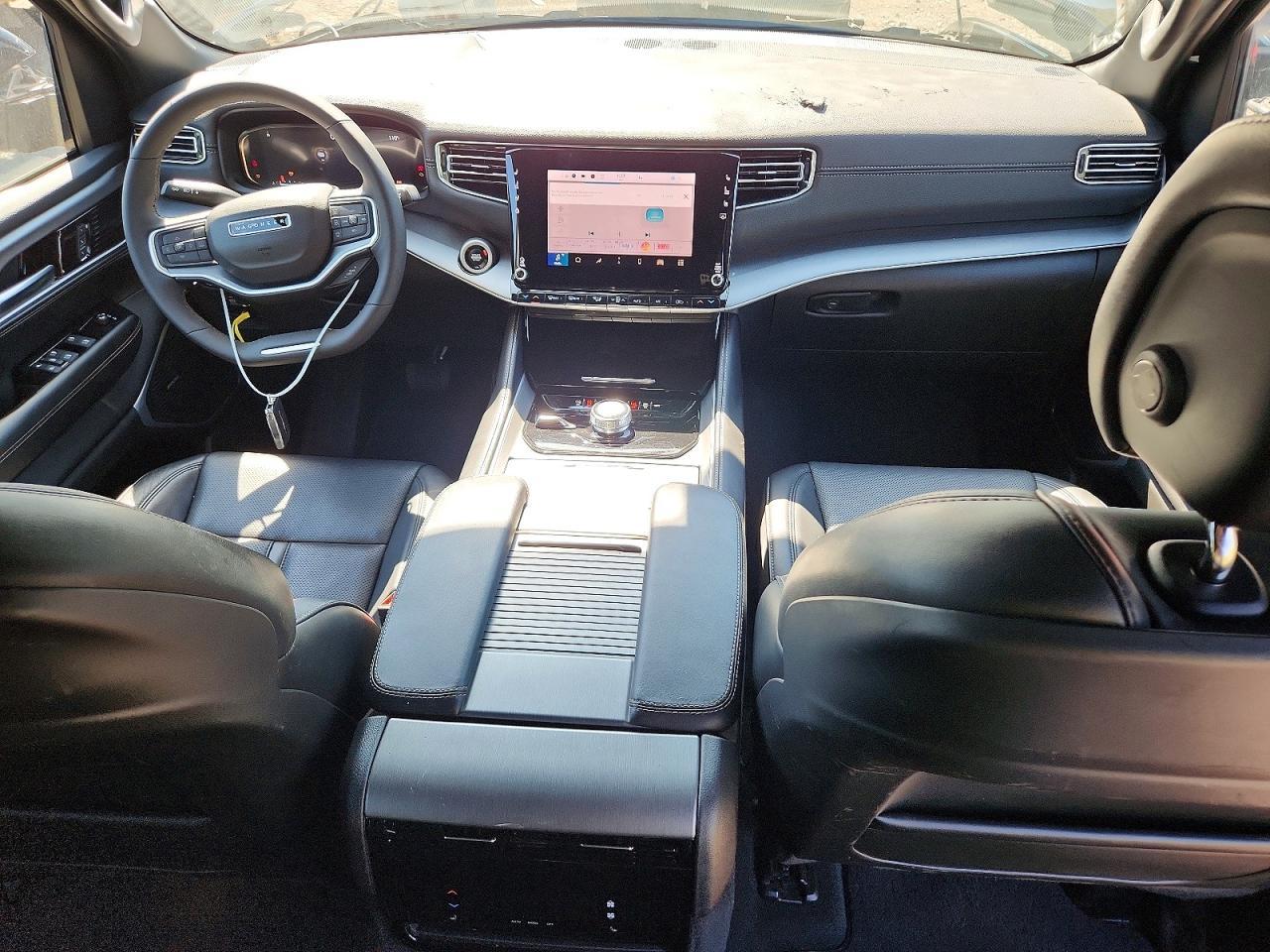 Salvage 2025 Jeep Wagoneer 
