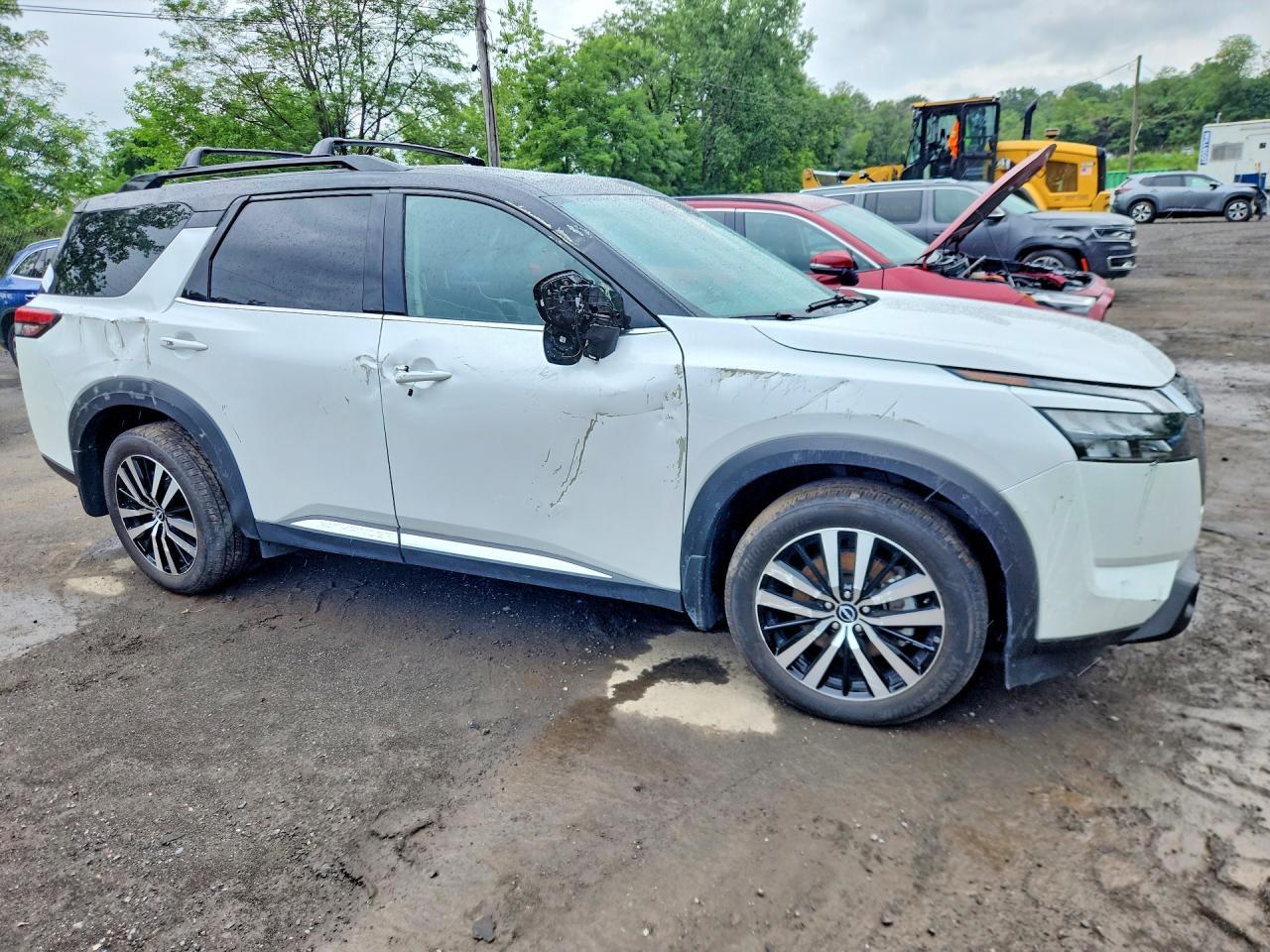 Salvage 2025 Nissan Pathfinder Platinum