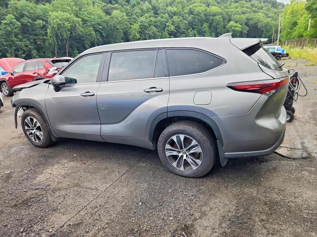Salvage 2026 Toyota Highlander Xle
