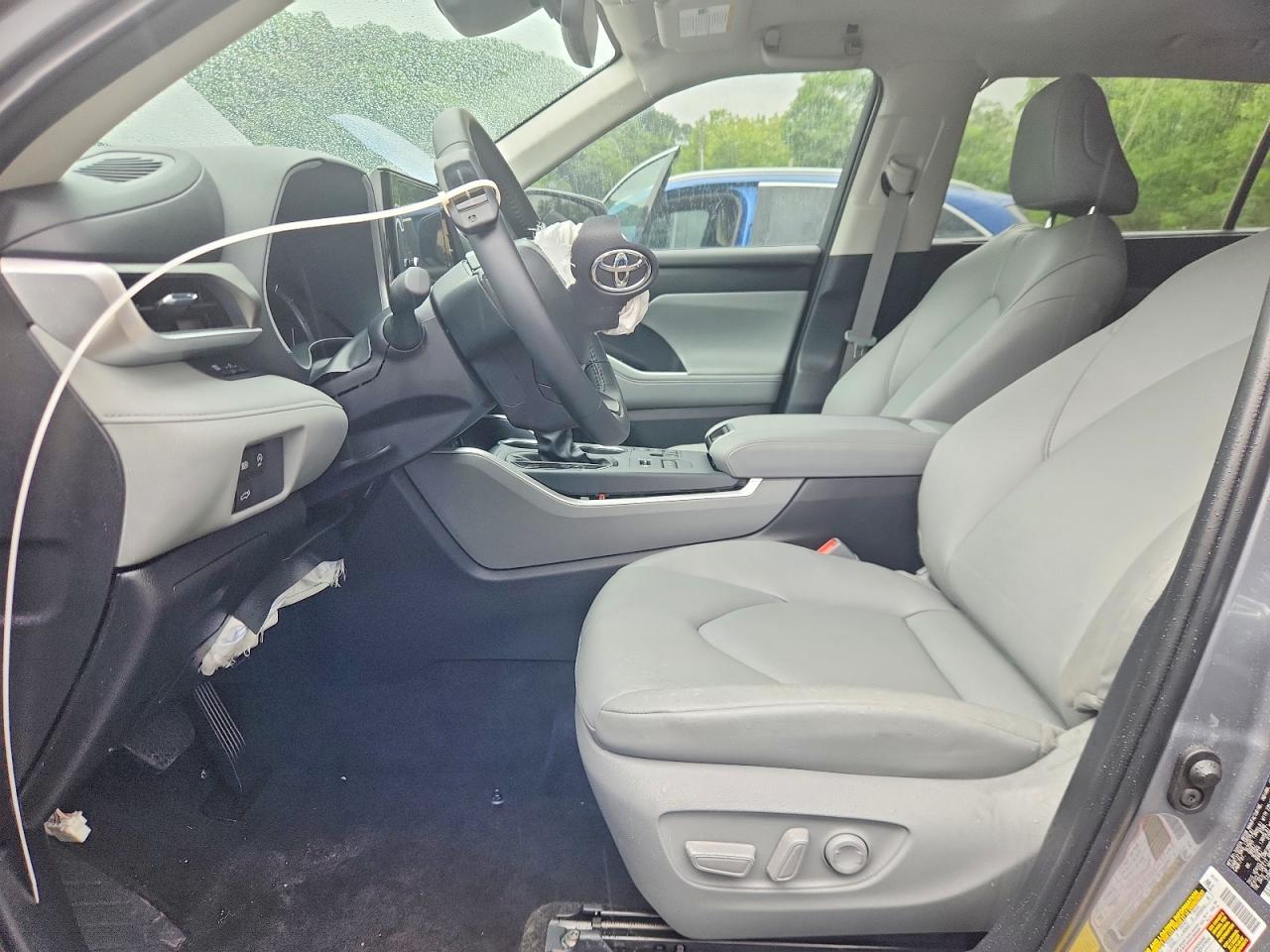 Salvage 2026 Toyota Highlander Xle