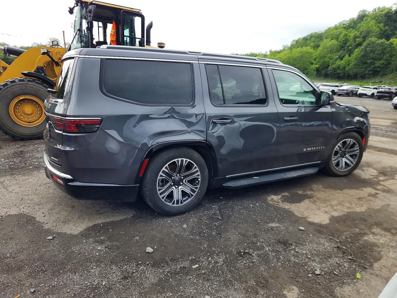 Salvage 2022 Jeep Wagoneer 