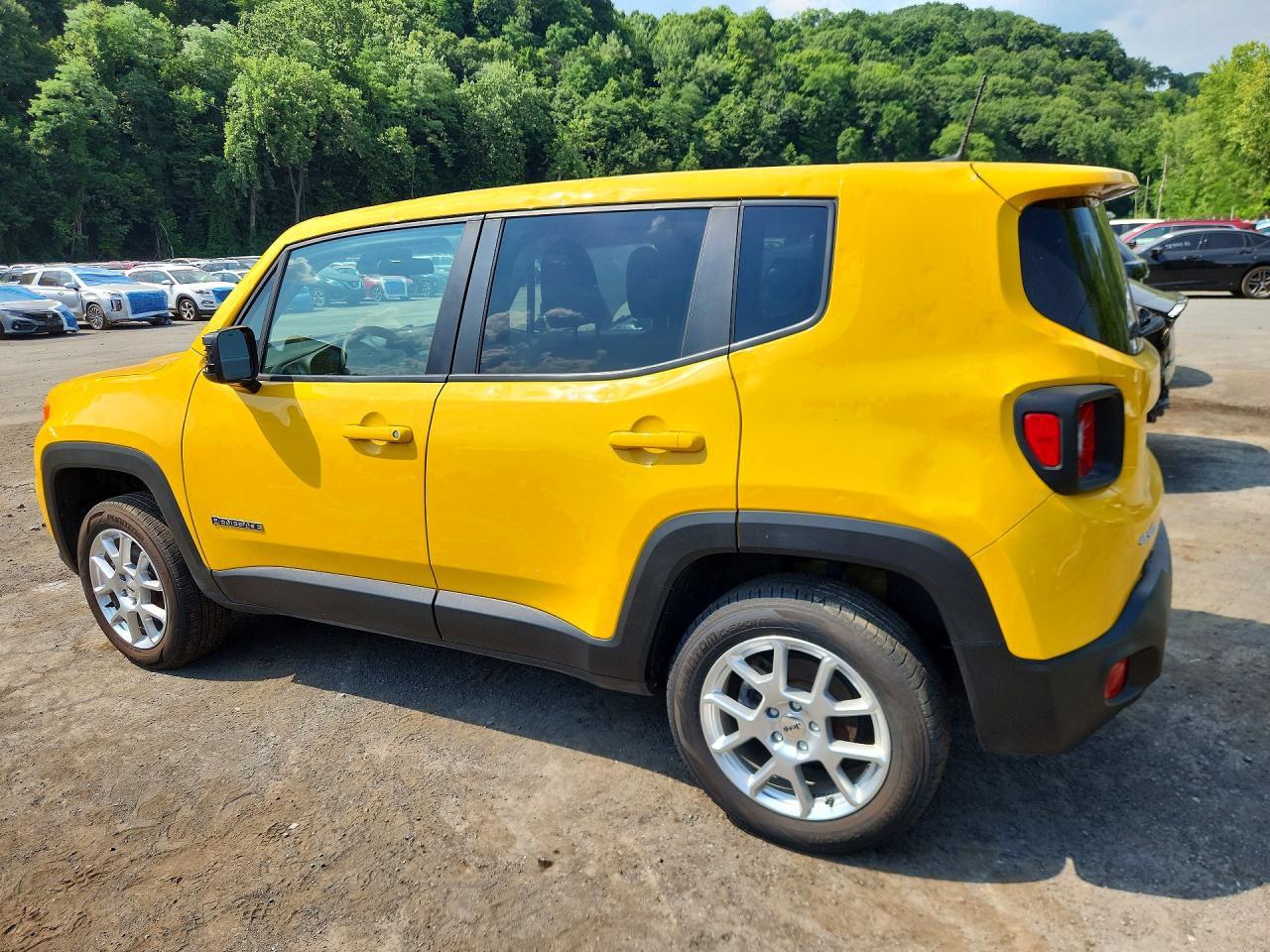 Salvage 2023 Jeep Renegade 